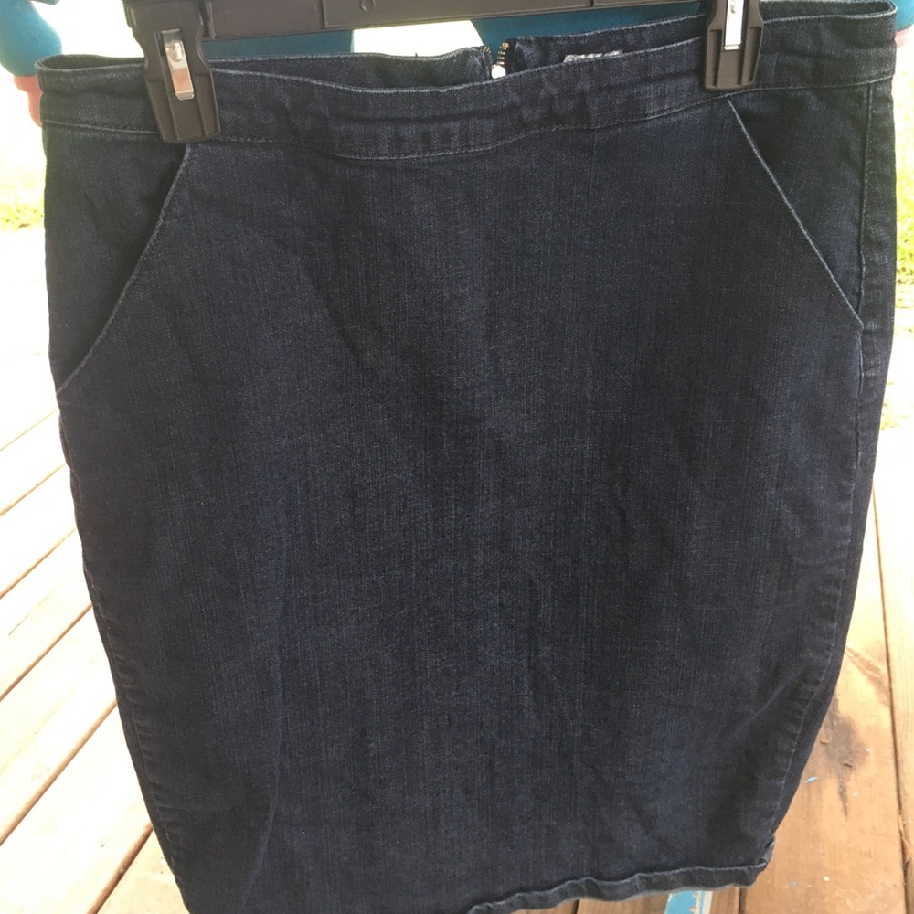 Cachè Jean skirt